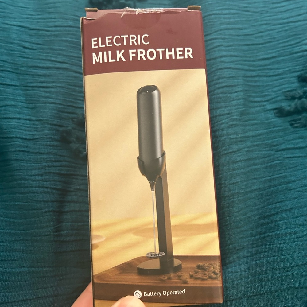 Electric milk frother